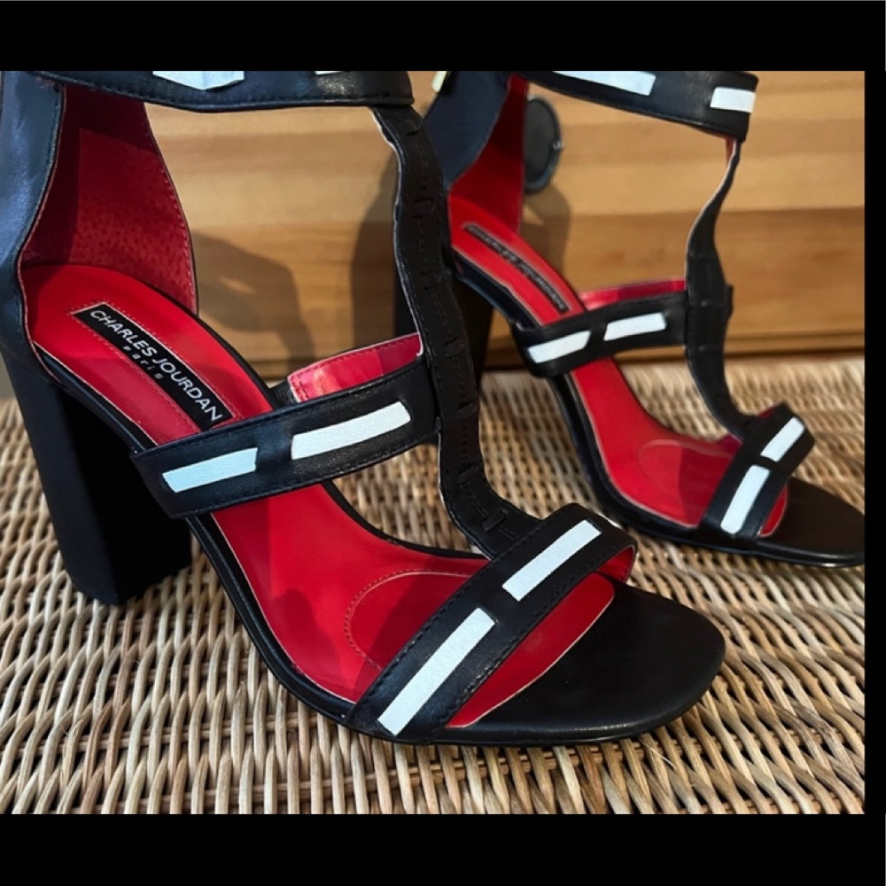 Gorgeous Charls Jourdan Paris women open toes shoes